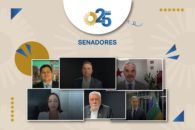 Alcolumbre e senadores leem o Poder360