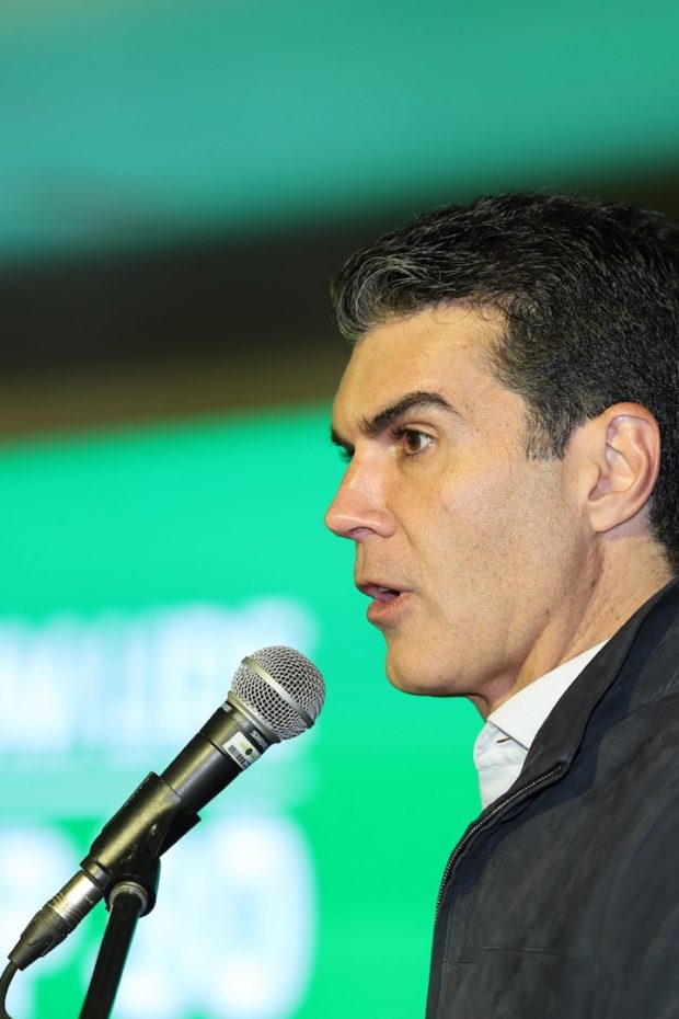 Helder Barbalho tem 66,8% de aprovação no Pará, diz pesquisa